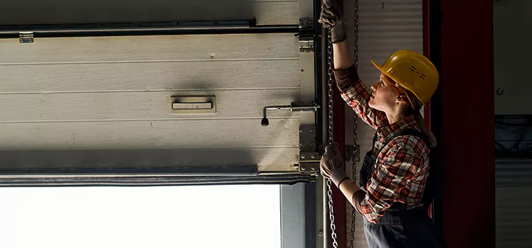 Addressing Common Garage Door Stoppage Issues in Reedley, CA